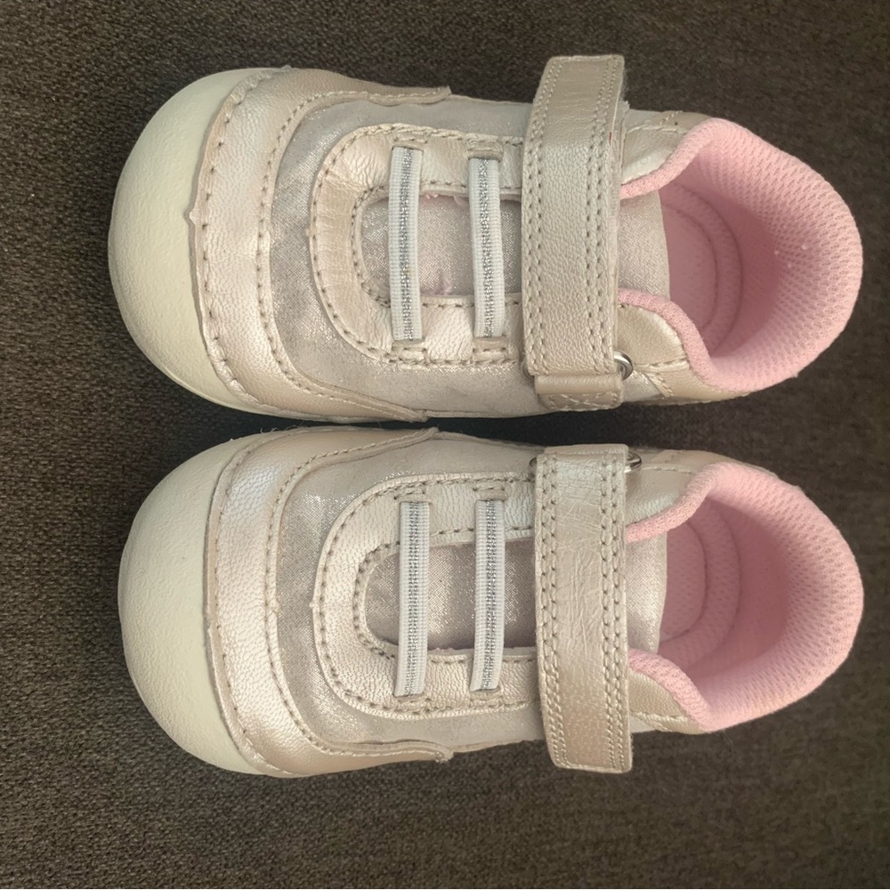 Stride Rite Soft Motion Baby and Toddler Girls Jazzy Casual Sneaker - Picture 2 of 7